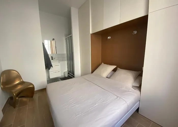 2 Pieces / Neuf - Centre - Place Miot / 1er * Ajaccio (Corsica)