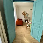 2 Pieces / Neuf - Centre - Place Miot / 1er *