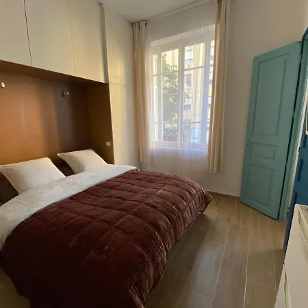 2 Pieces / Neuf - Centre - Place Miot / 1er Lägenhet *