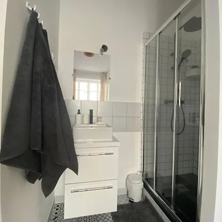 2 Pieces / Neuf - Ajaccio Centre - Place Miot / 1er Apartment