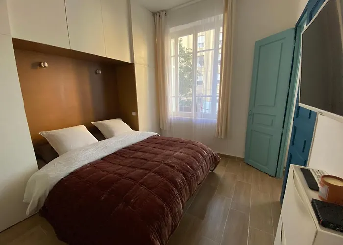 2 Pieces / Neuf - Centre - Place Miot / 1er Lägenhet *