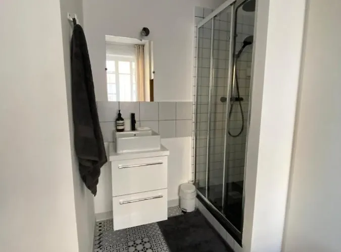 2 Pieces / Neuf - Centre - Place Miot / 1er Ajaccio (Corsica)