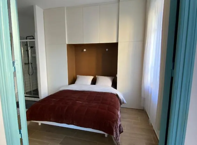 2 Pieces / Neuf - Centre - Place Miot / 1er Lägenhet *