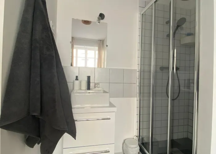 2 Pieces / Neuf - Centre - Place Miot / 1er Lägenhet